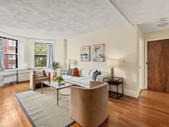 37 Saint Paul St 3, Brookline MA 02446