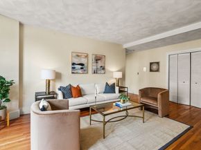 37 Saint Paul St 3, Brookline MA 02446
