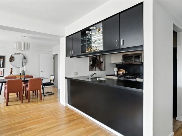 145 Pinckney St 405 & 407, Boston MA 02114