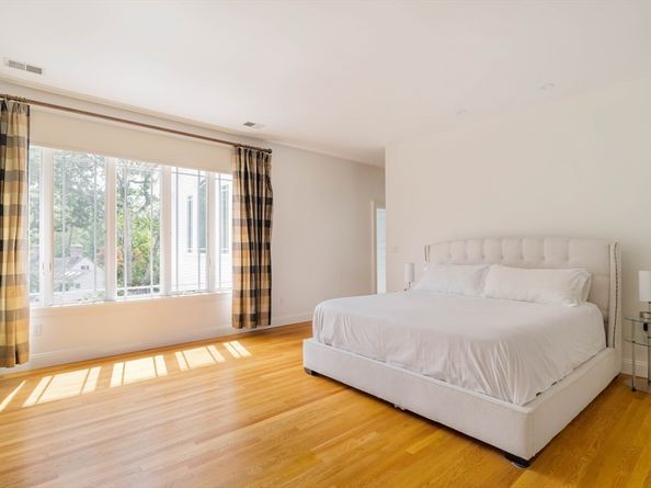 100 Westcliff Rd, Weston MA 02493