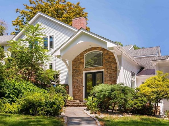 100 Westcliff Rd, Weston MA 02493