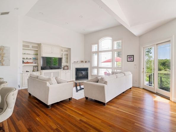100 Westcliff Rd, Weston MA 02493