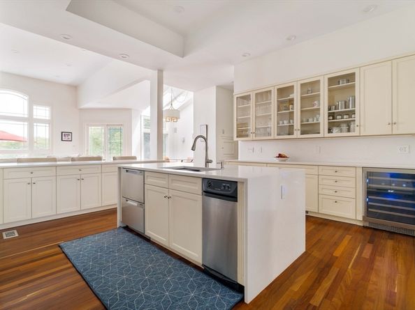 100 Westcliff Rd, Weston MA 02493