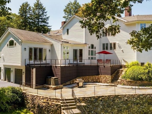100 Westcliff Rd, Weston MA 02493
