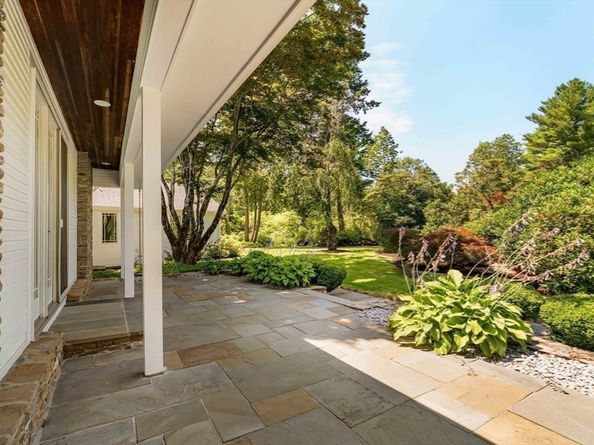 100 Westcliff Rd, Weston MA 02493