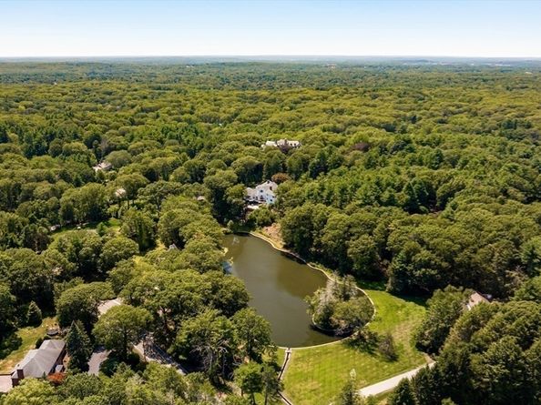 100 Westcliff Rd, Weston MA 02493