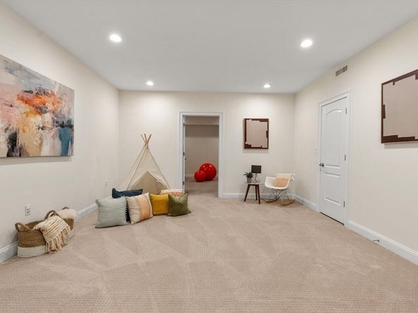 1 Tricorne Rd, Lexington MA 02421