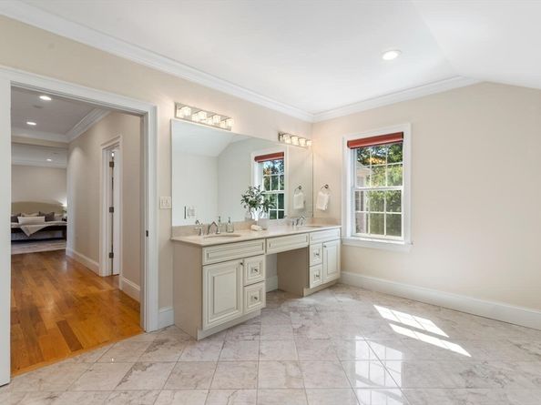 1 Tricorne Rd, Lexington MA 02421