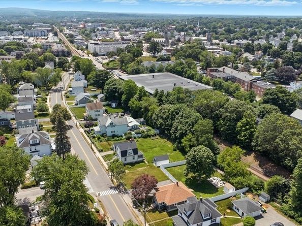 86 Hill St, Norwood MA 02062