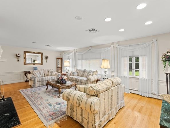 44 Country Club Dr, Brockton MA 02301