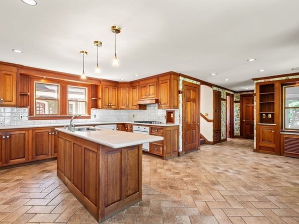 50 Marine Rd, Milton MA 02186