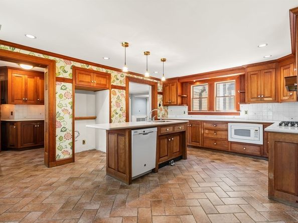 50 Marine Rd, Milton MA 02186