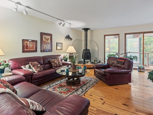 26 Fowler St, Upton MA 01568