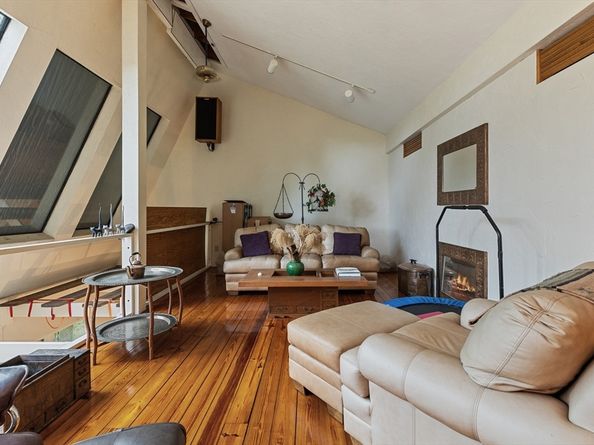 26 Fowler St, Upton MA 01568