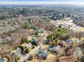 20 Amberwood Dr, Winchester MA 01890
