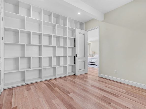 20 Amberwood Dr, Winchester MA 01890
