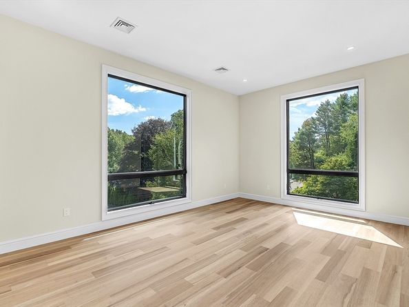 20 Amberwood Dr, Winchester MA 01890