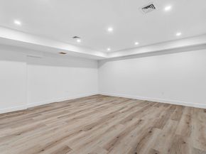 20 Amberwood Dr, Winchester MA 01890