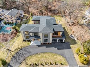 20 Amberwood Dr, Winchester MA 01890