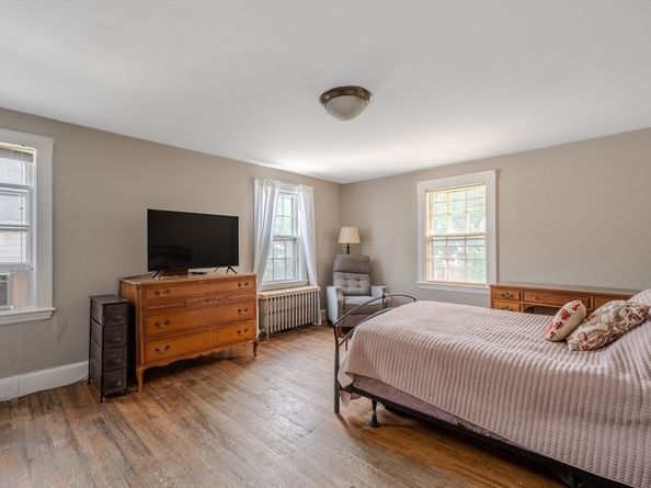 99 Oakdale Road, Newton MA 02461