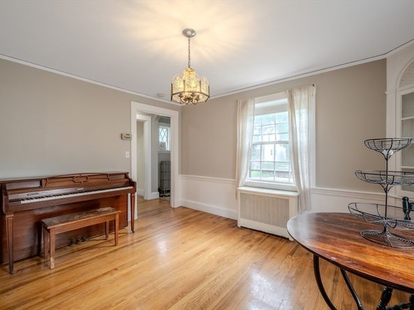 99 Oakdale Road, Newton MA 02461