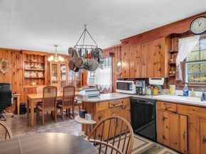 38 S Spencer Rd, Spencer MA 01562