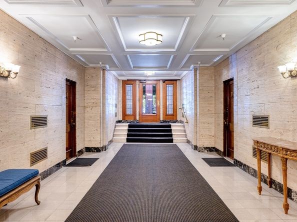 250 Commonwealth Ave 1, Boston MA 02116