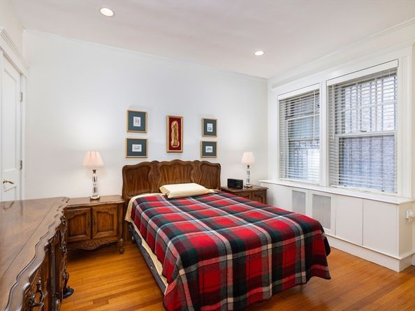 250 Commonwealth Ave 1, Boston MA 02116