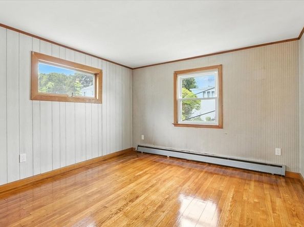 9 Scotia St, Salem MA 01970