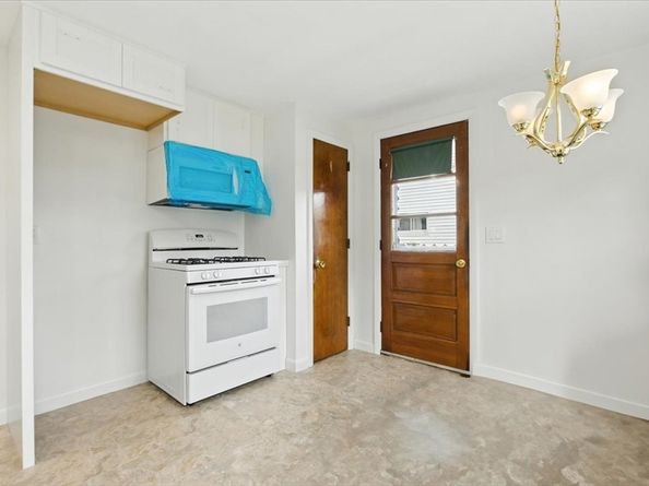 9 Scotia St, Salem MA 01970