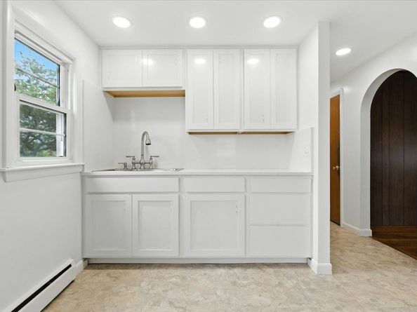 9 Scotia St, Salem MA 01970