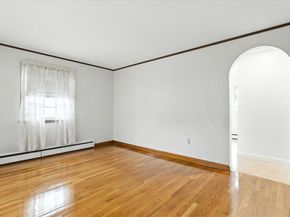 9 Scotia St, Salem MA 01970
