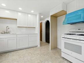 9 Scotia St, Salem MA 01970