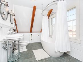 89 Choate St, Essex MA 01929