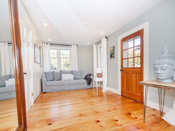 89 Choate St, Essex MA 01929