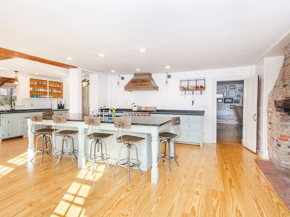 89 Choate St, Essex MA 01929
