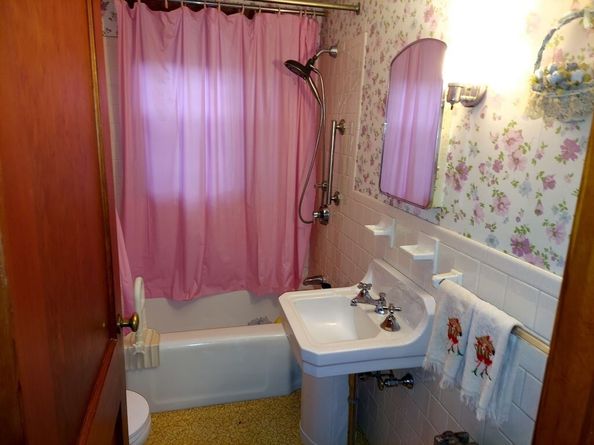 11 Raymond Rd, Stoneham MA 02180