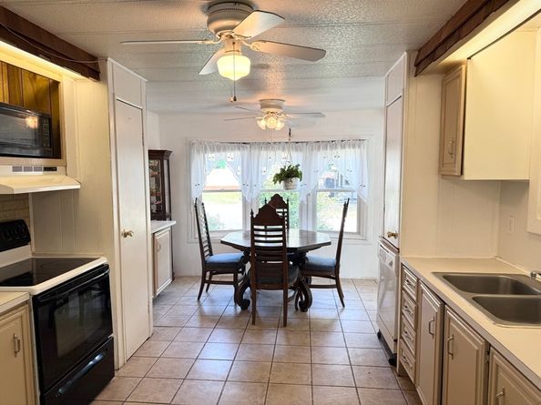 91 Tavitian Blvd, Marlborough MA 01752