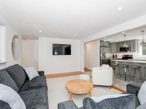 197 Converse Rd, Marion MA 02738