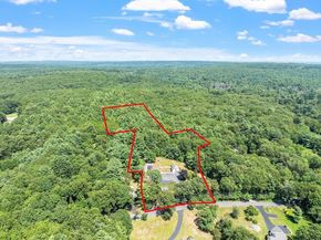 130 South St, Upton MA 01568