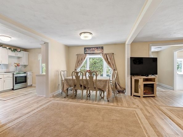 130 South St, Upton MA 01568