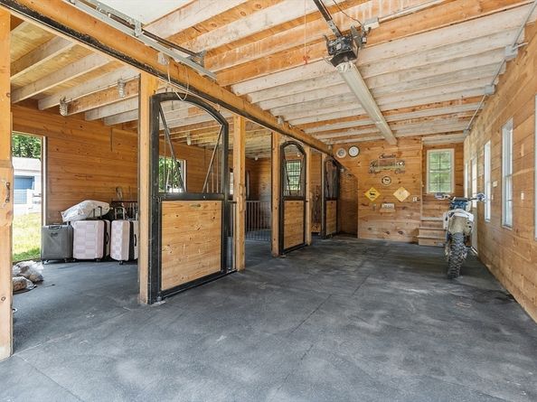 130 South St, Upton MA 01568