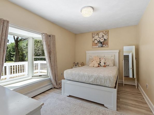130 South St, Upton MA 01568
