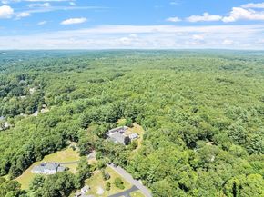 130 South St, Upton MA 01568