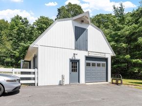 130 South St, Upton MA 01568