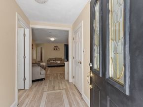130 South St, Upton MA 01568