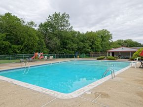 2 Universal St 4, Framingham MA 01702