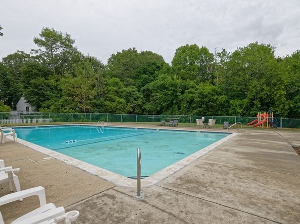 2 Universal St 4, Framingham MA 01702