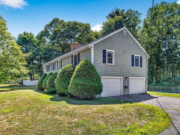 7 Yorkshire Drive, Lynnfield MA 01940