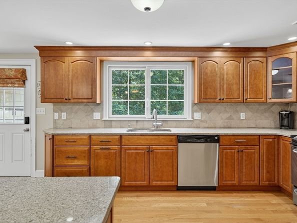 7 Yorkshire Drive, Lynnfield MA 01940